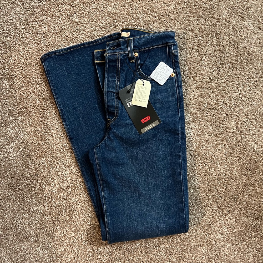 NWT Levi’s ribcage bootcut jeans.